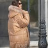 Модерна кожена парка от ГОЯ Leather. Нов модел издължена кожена парка. Парката е изработена от качествена агнешка напа с гарнитура от лисица по качулката. Моделът е подплатен с олекотена термо вата, което го прави изключително комфортен за студените зимни дни.