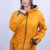 Кожено яке с качулка Сара от ГОЯ Leather. Нов модел дамско кожено яке с права свободна кройка с качулка. Моделът е изработен от висококачествена агнешка кожа. Якето може да се изработва в различни цветови комбинации. Подходящ модел за сезон пролет-есен.