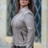 Дамско светло вталено кожено яке VK- A 3 от ГОЯ Leather. Нов втален модел за сезон пролет и есен. 100% естествена агнешка кожа в модерен бежов цвят.