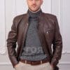 Мъжко кожено яке 519 от ГОЯ Leather. Модел с класическа кройка изработен от качествена шагренирана агнешка напа с характерен релеф. Дублирано закопчаване с метален цип и платка с капси. Якето разполага с три външни джоба с цип . От вътре има два джоба с цип и трети за мобилен телефон. Моделът е подплатен с тънък хастар, което го прави подходящ за носене през сезон пролет-есен.