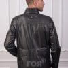 Мъжко кожено яке 519 от ГОЯ Leather. Модел с класическа кройка изработен от качествена гладка агнешка напа. Дублирано закопчаване с метален цип и платка с капси. Якето разполага с три външни джоба с цип . От вътре има два джоба с цип и трети за мобилен телефон. Моделът е подплатен с тънък хастар, което го прави подходящ за носене през сезон пролет-есен.