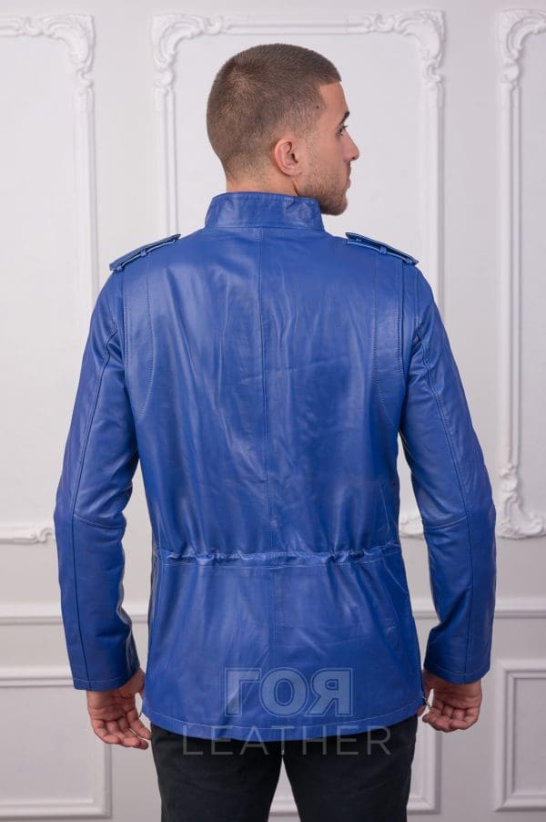 Кожено яке милитъри- синьо. Нов модел кожено яке в стил милитъри от ГОЯ Leather. Моделът е изработен от 100% естествена агнешка напа.