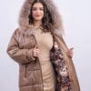Модерна кожена парка от ГОЯ Leather. Нов модел издължена кожена парка. Парката е изработена от качествена агнешка напа с гарнитура от лисица по качулката. Моделът е подплатен с олекотена термо вата, което го прави изключително комфортен за студените зимни дни.
