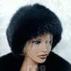 Дамска черна шапка с лисица от ГОЯ Leather. . Луксозна дамска шапка изработена в комбинация от агнешка напа и натурална лисица.