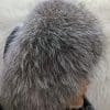 Дамска шапка - сребърна лисица от ГОЯ Leather. Луксозна дамска шапка изработена в комбинация от агнешка на па и натурална сребърна лисица.