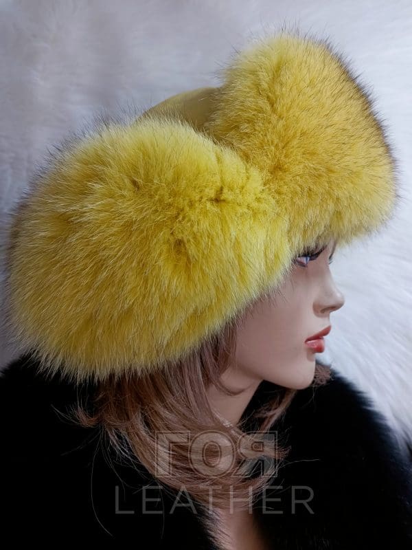 Дамска шапка ушанка от ГОЯ Leatner. Зимна шапка изработена от агнешка напа и лисица. 100% естествена кожа.