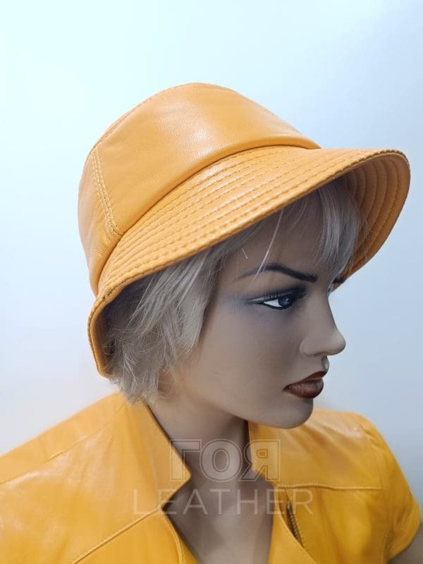 Дамска кожена шапка панамка жълта. Дамска кожена шапка панамка. Дамска шапка панамка от ГОЯ Leather. Шапка-панамка изработена от 100% естествена кожа .