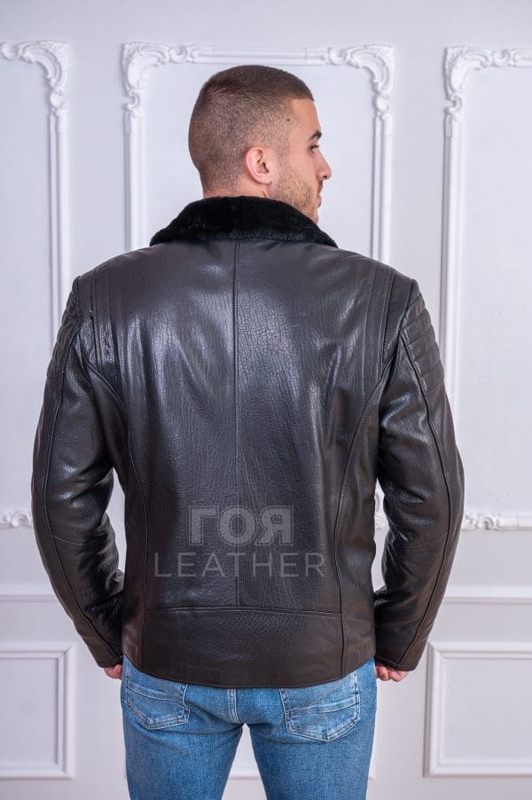 Мъжки къс спортен кожух от ГОЯ Leather. Нов модел мъжки кожух изработен от 100% естествена агнешка релефна напа и тула.
