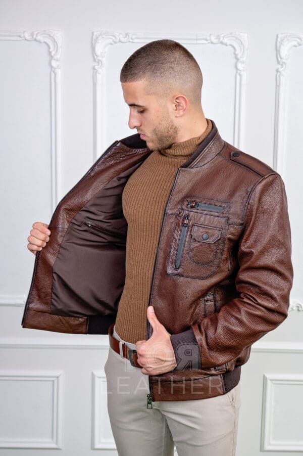 Мъжко кожено яке бомбър от ГОЯ Leather. 100% естествена кожа. Нов модел кожено яке с цип.
