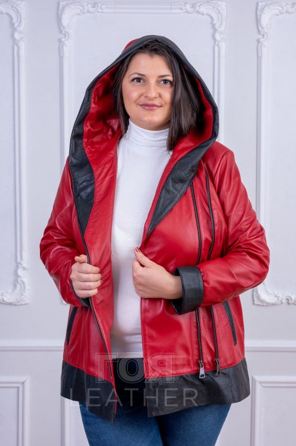 Дамско червено кожено яке с качулка от ГОЯ Leather. Нов модел дамско яке изработен от 100% естествена кожа. Двуцветна комбинация ,червено и черно.