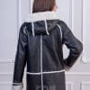 Дамски кожух Зина от ГОЯ Leather. Нов модел зимна колекция 2021 г. Кожухът е изработен от 100% естествена кожа. Обработката на лицевата е напалан и може да се носи и при влажно време. Права линия на модела.