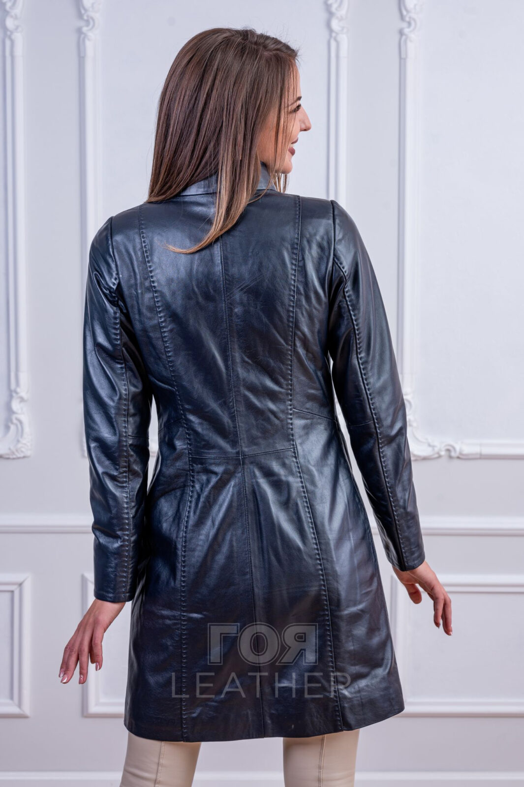 Дамско вталено кожено манто от ГОЯ Leather. Нов модел втален силует изработен от 100% висококачествена агнешка кожа.