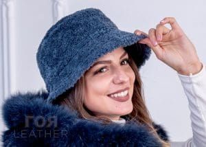 Дамска шапка панамка Дамска шапка модел панамка. Шапка панамка от ГОЯ Leather. Модел изработен от 100% естествена кожа.