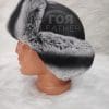 Кожена шапка ушанка от ГОЯ Leather. Шапка изработена от 100% естествена кожа. Използваните естествени материали са агнешка напа и рекс-чинчила. Лек, топъл и комфортен модел. Шапката е унисекс.