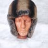Кожена шапка ушанка от ГОЯ Leather. Шапка изработена от 100% естествена кожа. Използваните естествени материали са агнешка напа и рекс-чинчила. Лек, топъл и комфортен модел. Шапката е унисекс.