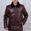 Мъжки стилен кожух от ГОЯ Leather. Нов модел кожух изработен от релефна агнешка кожа и тула. Комбинирано закопчаване цип и каси. Моделът е с дължина покриваща класическо сако. 100% естествена кожа.