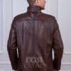 Мъжко право кожено яке от ГОЯ Leather. Модел с изчистена права кройка, изработен от качествена агнешка напа. Между кожата и хастара има лека вата, което го прави подходящ за сезон пролет-есен.