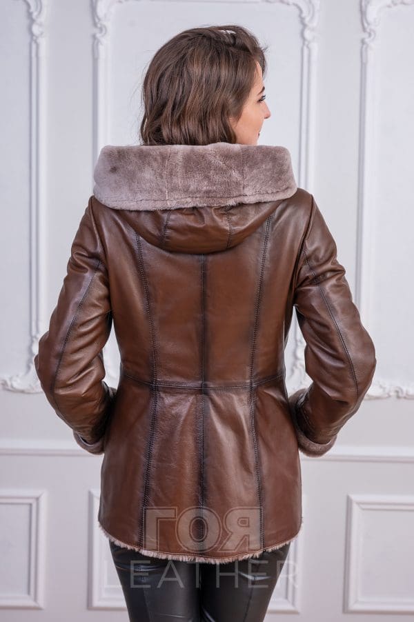 Дамски втален кожух Роси от ГОЯ Leather. Нов модел втален дамски кожух изработен от висококачествена агнешка напа и тула. 100% естествена кожа.