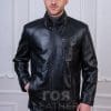 Мъжко право кожено яке от ГОЯ Leather. Модел с изчистена права кройка, подходяща както за слаба, така и за пълна фигура. Изработен от качествена агнешка напа в размери от S до 6XL.  Закопчаване с метален цип, двустранно отваряем.. Моделът има три външни идва вътрешни джоба. Между кожата и хастара има лека вата, което го прави подходящ за сезон пролет-есен.