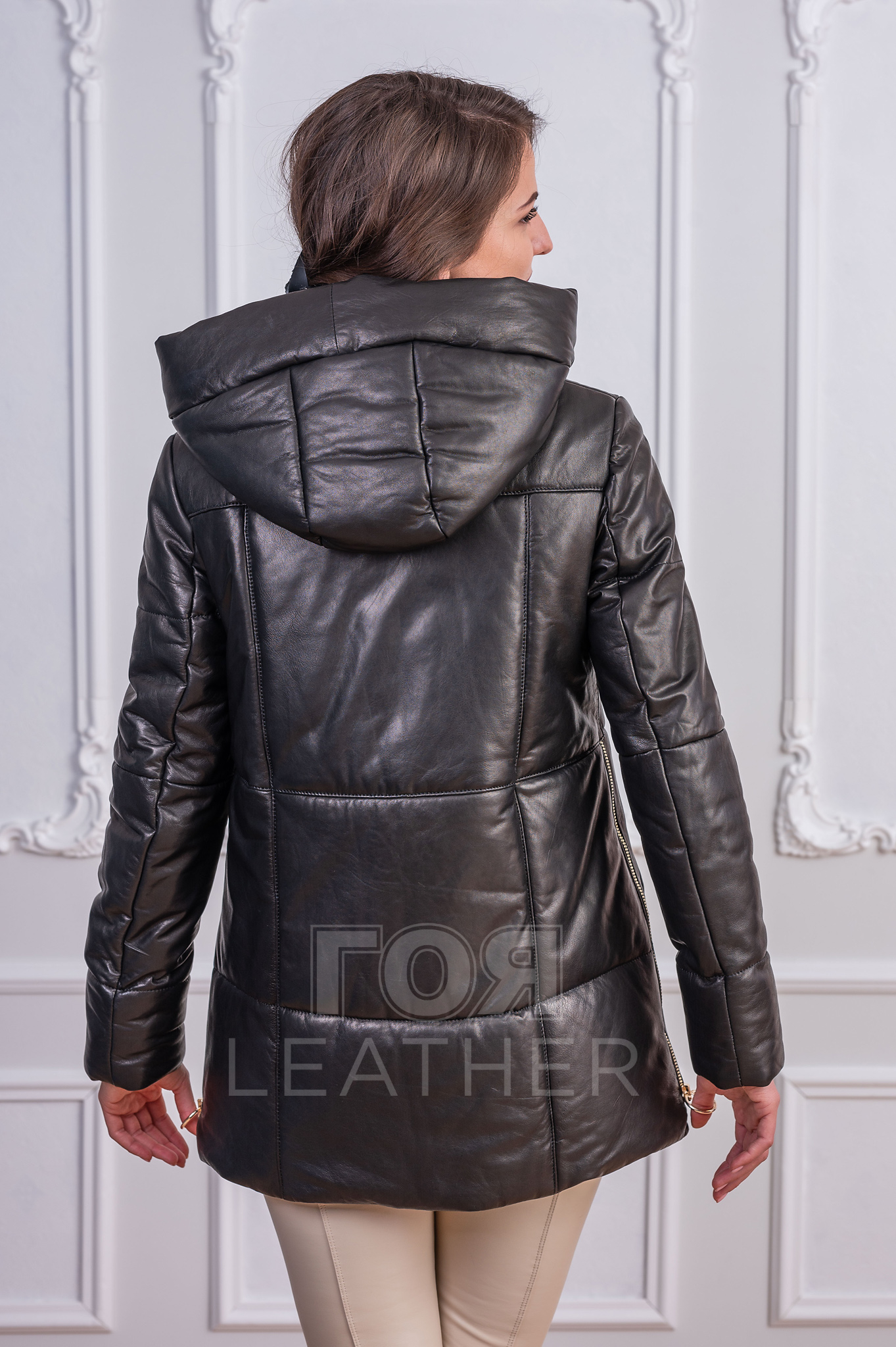 Дамска кожена парка от ГОЯ Leather. Нов модел дамска кожена парка изработена от 100% висококачествена агнешка кожа. Изключително лека и топла дреха с модерна визия.