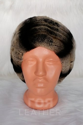 Дамска зимна кожена шапка от ГОЯ Leather. Лека и топла шапка изработена от 100% естествена кожа на чинчилов заек-рекс.