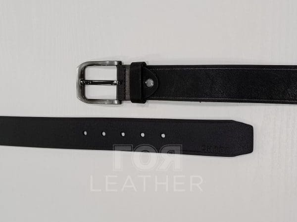 Колан естествена кожа- 15 в цвят черен от ГОЯ Leather. Нов модел колан изработен от 100% естествена кожа. Моделът се предлага в седем дължини, от 100 до 130 см.