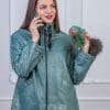 Дамско право яке Карина от ГОЯ Leather. Нов модел кожено яке с прав силует в модерен цвят мента с перла ефект. Изработен от качествена агнешка кожа 100% естествена. Подплатено с тънък хастар якето е подходящо за сезон пролет-есен.
