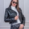 Късо спортно кожено яке от ГОЯ Leather. Нов модел дамско яке изработено от качествена агнешка напа. Модерно яке в стил байкер.