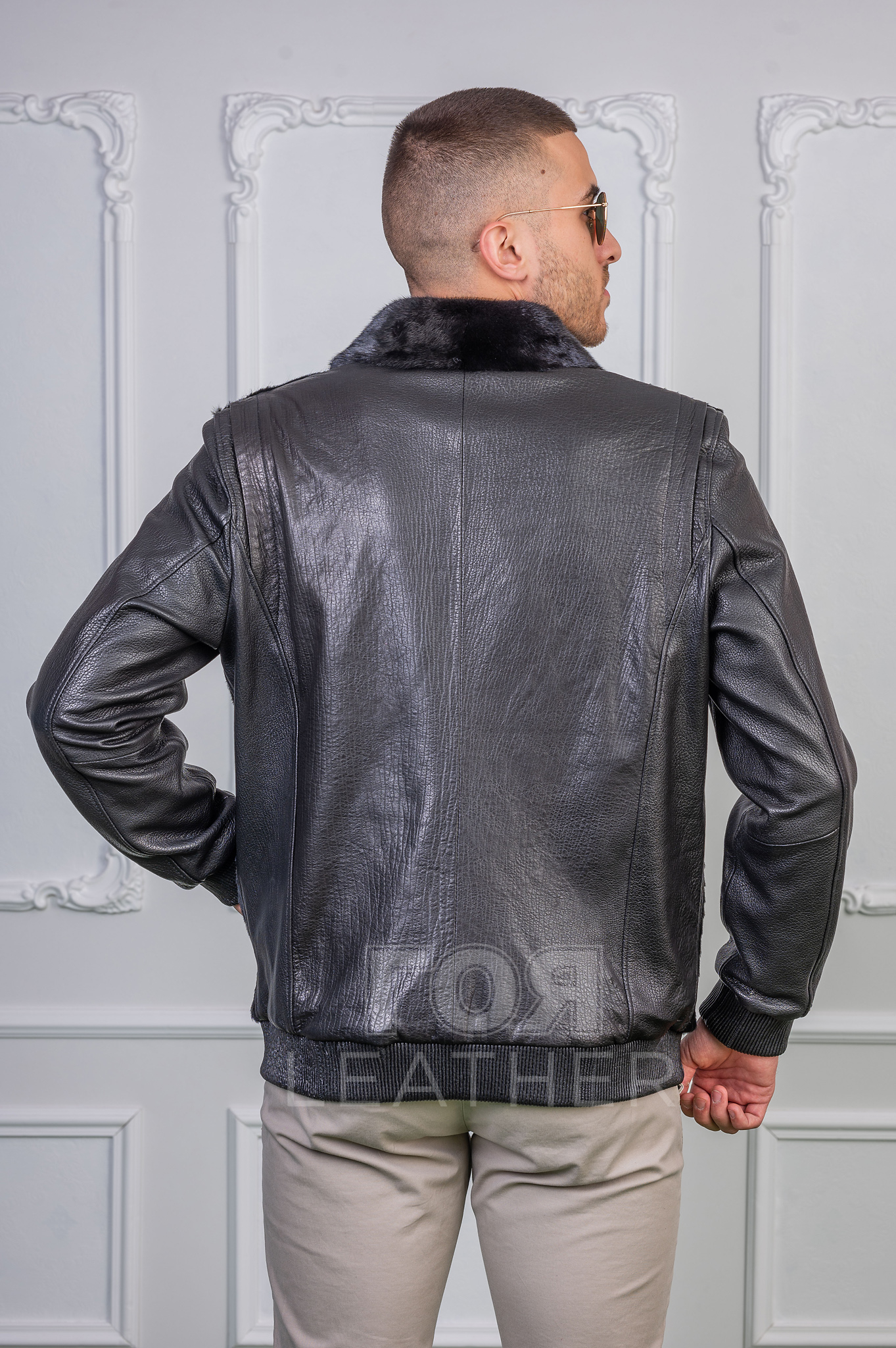 Мъжко екстравагантно кожено яке бомбър от ГОЯ Leather. Нов екстравагантен модел бомбър изработен от три вида качествена кожа. Нова луксозна колекция мъжки кожени якета 2022 г.