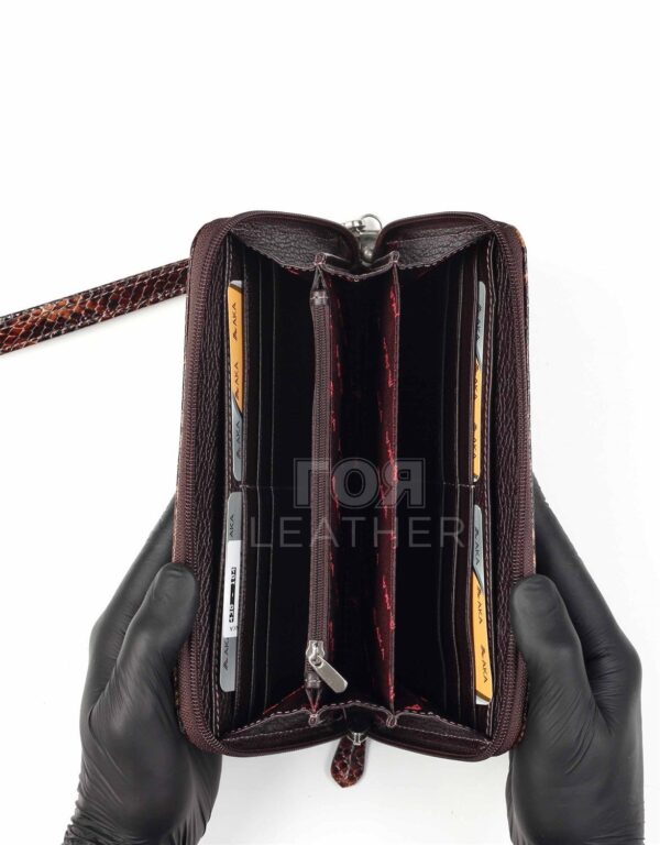 Дамски кожен портфейл модел- 430. Нов луксозен кожен порфейл от ГОЯ Leather. Модел изработен от 100% естествена кожа. Размери на продукта 22,5 см 12 см.