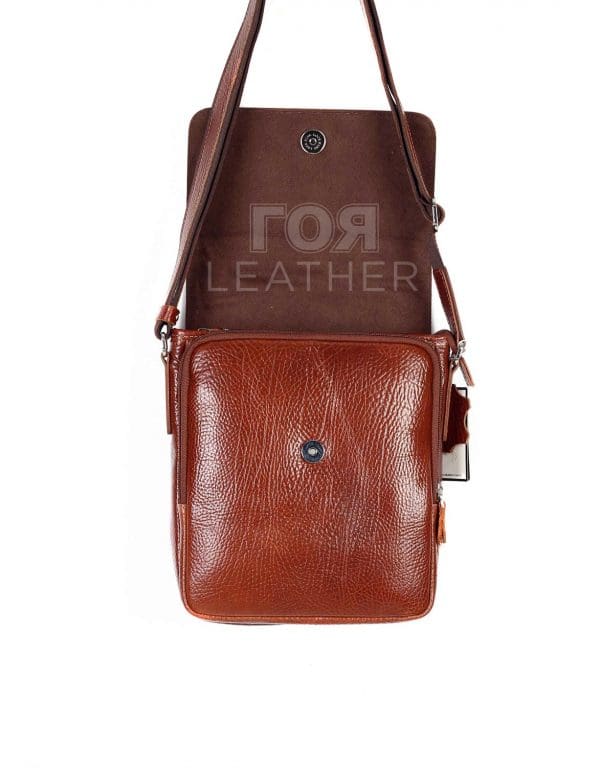 Кожена чанта за рамо модел-303 от ГОЯ Leatner. 100% естествена кожа. Нов модел мъжка кожена чанта.