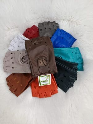 Дамски кожени шофьорски ръкавици от ГОЯ Leather. Ръкавиците са изработени от 100% естествена агнешка кожа.