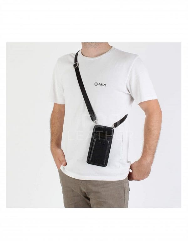 Кожена чанта за през рамо модел-120. Нов модел унисекс кожена чанта за телефон за през рамо от ГОЯ Leather. Моделът е изработен от 100% естествена телешка кожа.