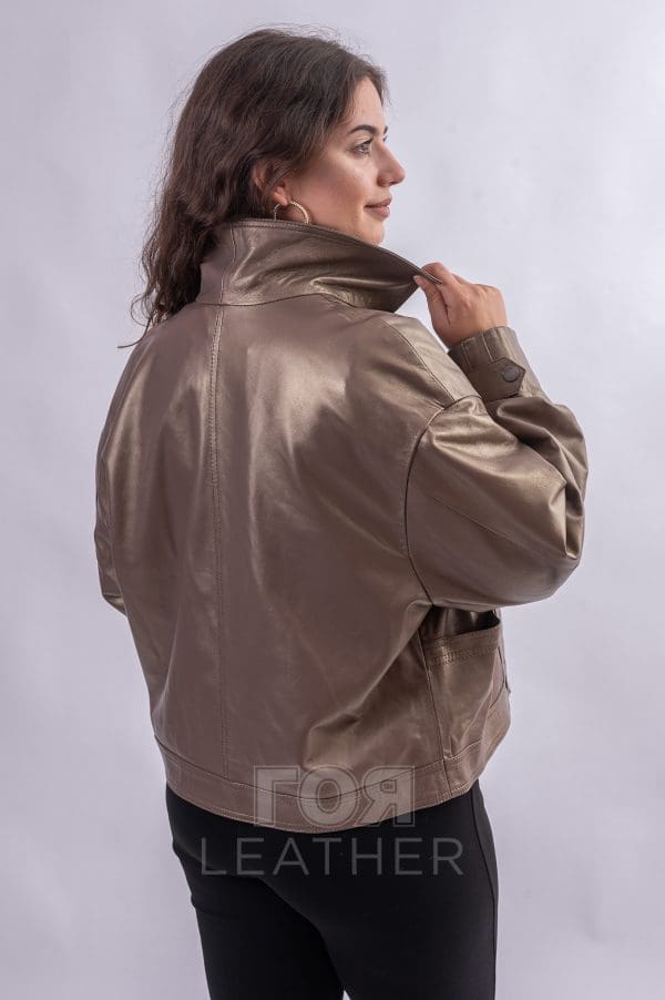 Модерно дамско кожено яке от ГОЯ Leather. Изработено от 100% естествена кожа. Нов модел кожено яке за сезон пролет и есен.