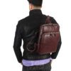 Кожена раница модел AKA- 905 от ГОЯ Leather 38см -27см - 9см Характеристики на кожената раница: Могат да използват мъже и жени Отпред има голям джоб с цип Отзад има отделение с цип Има двойни презрамки От вътрешната страна има отделение с цип Презрамката за рамо е регулируема Има защитно отделение и джоб от вътрешната страна Моделът е от естествена телешка кожа и е на марката AKA.