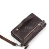 Кожената чанта модел AKA- 364 от ГОЯ Leather. Размери на кожената чанта модел AKA- 364 22см - 14см Характеристики на кожената чанта Могат да използват мъже и жени -Преносим модел с ръка и презрамка -Има джоб с цип отпред -Има джоб с цип на гърба -Има 2 капси с цип от вътрешната страна -Има 2 големи отделения отвътре - Презрамката за рамо е регулируема - Има къса презрамка Моделът е от естествена телешка кожа и е на марката AKA.