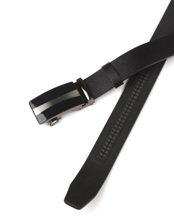Нов модел кожен колан от ГОЯ Leather, изработен от 100% естествена кожа. Колан естествена кожа- AKA 6001 Ширината на колана е 4см Идеален за спортни панталони Естествена кожа 1 клас Изработени с ръчна изработка